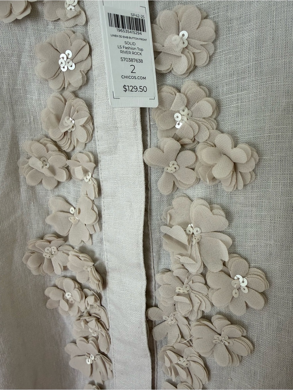 NWT Chico’s 100% Linen Button Front Shirt 3D Floral Beige Women Size 2- Large - Picture 4 of 9